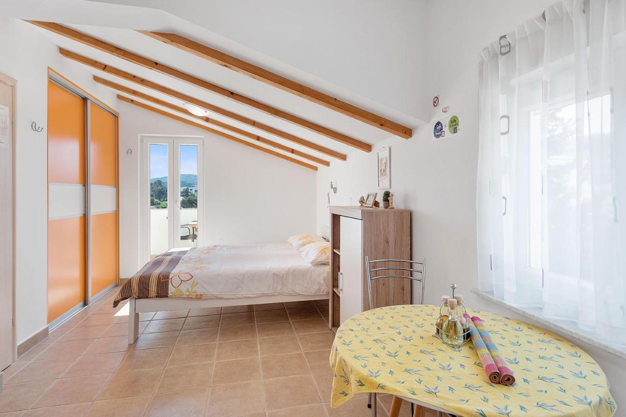 Apartments Joni Cikat Mali Losinj Exterior photo