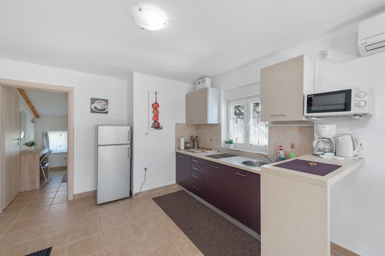 Apartments Joni Cikat Mali Losinj Exterior photo